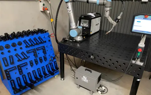 Universal UR10e Cobot Welding Cell